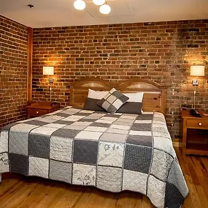 Inn Le Jardin D'antoine, Montreal